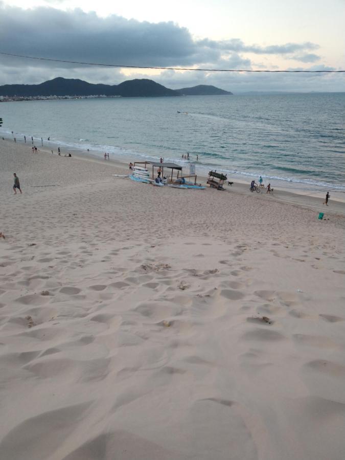 Otimo Apartamento Na Praia Dos Ingleses Gaivotas 70M Do Mar Florianopolis Exterior photo